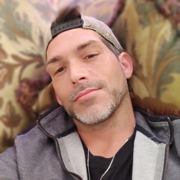 Meet your Posher, Rocky - Picture 3 of 4